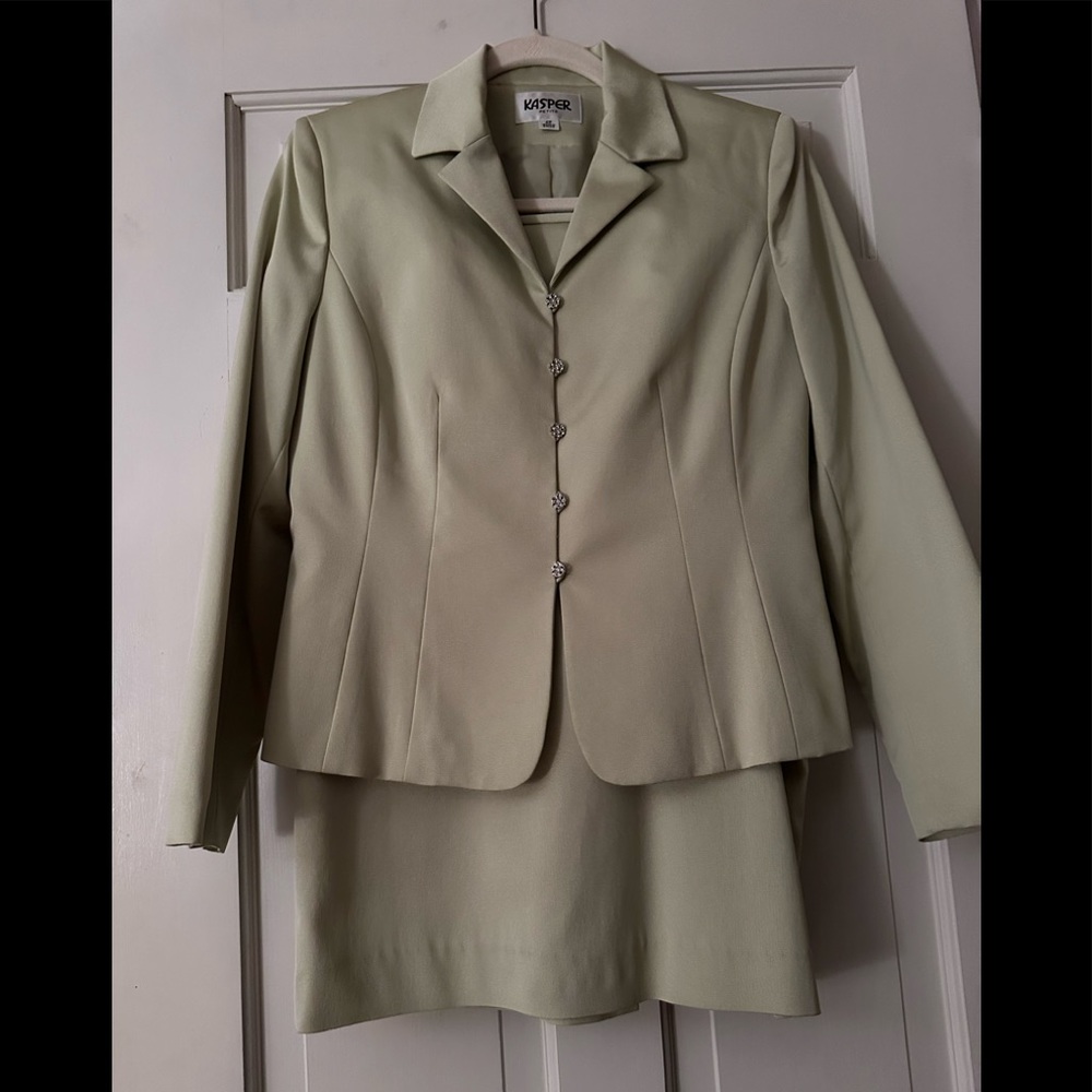 Kasper Special Occasion Suit Size 6P